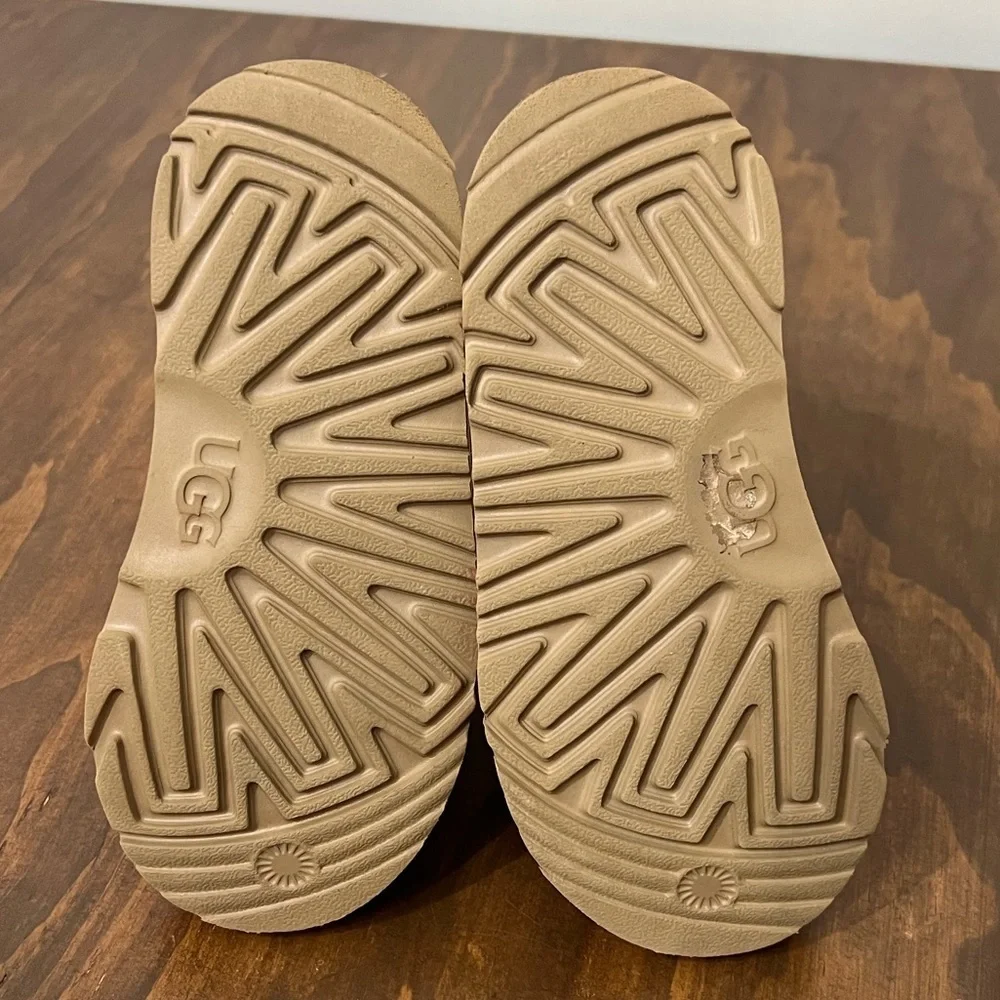 UGG Youth girls Classic Ii Metallic Sparkle Fashion Boot size US 13C - Picture 5 of 6